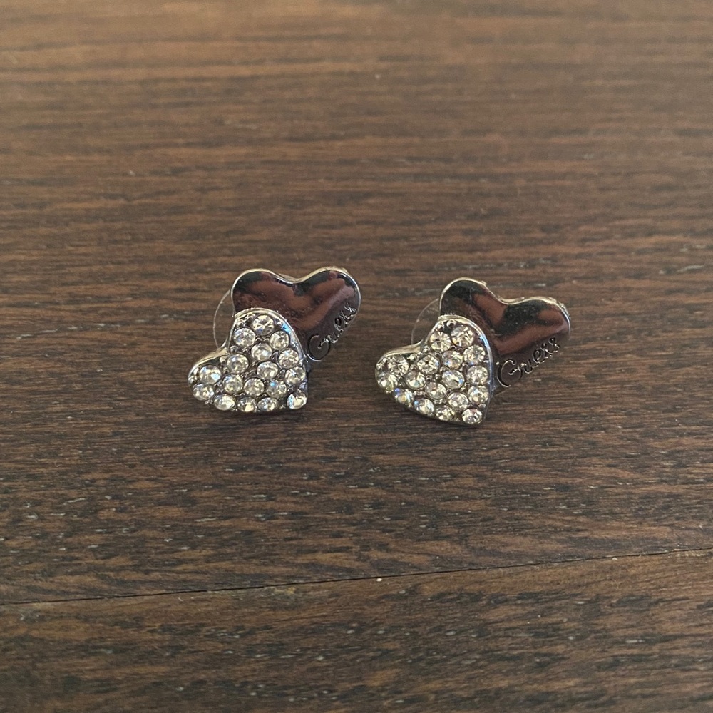 NWOT- GUESS double heart rhinestone earrings